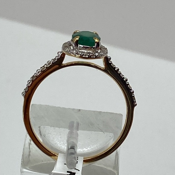 10K Yellow Gold Oval Shape Natural Emerald and Diamond Halo Ring NEW - Picture 6 of 14